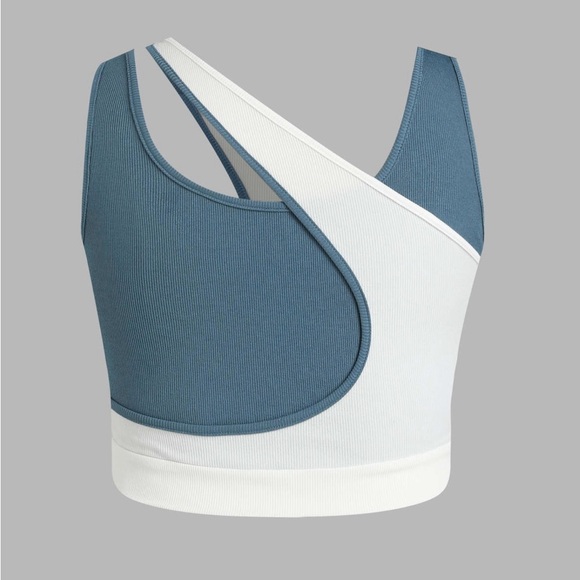 Asymmetrical cropped tank top - Picture 1 of 3